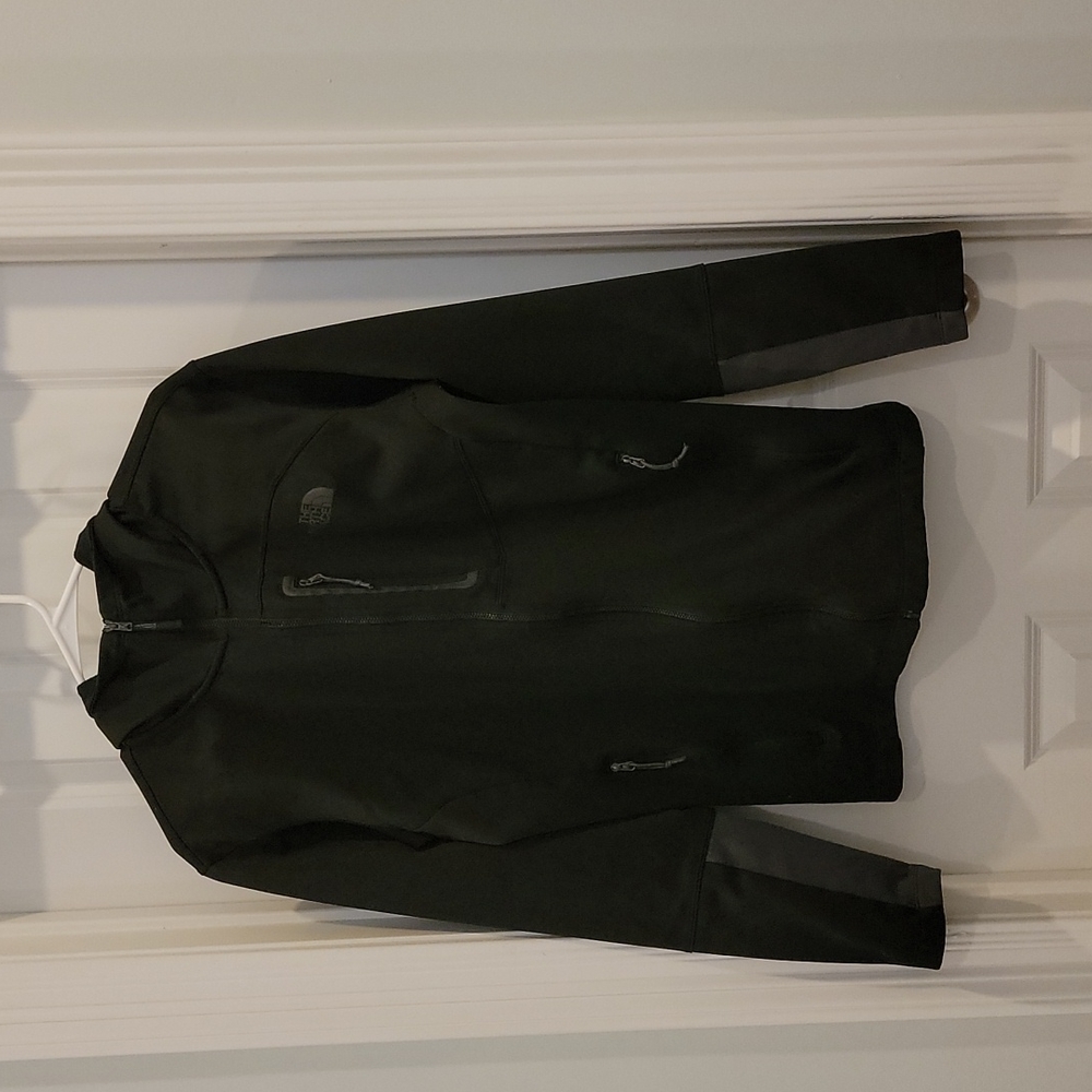 Northface hooded mens jacket. Never worn. No tags size medium